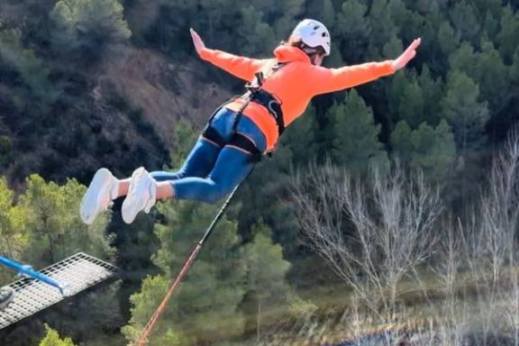 Salto de puenting desde el puente de las Siete Lunas en Alcoy con Alicante Aventura